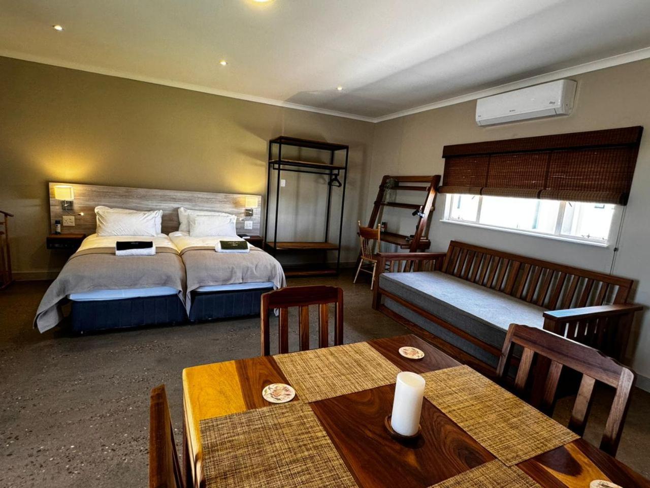 Flying Ostrich Guesthouse & Self-Catering Accommodation Mariental Buitenkant foto